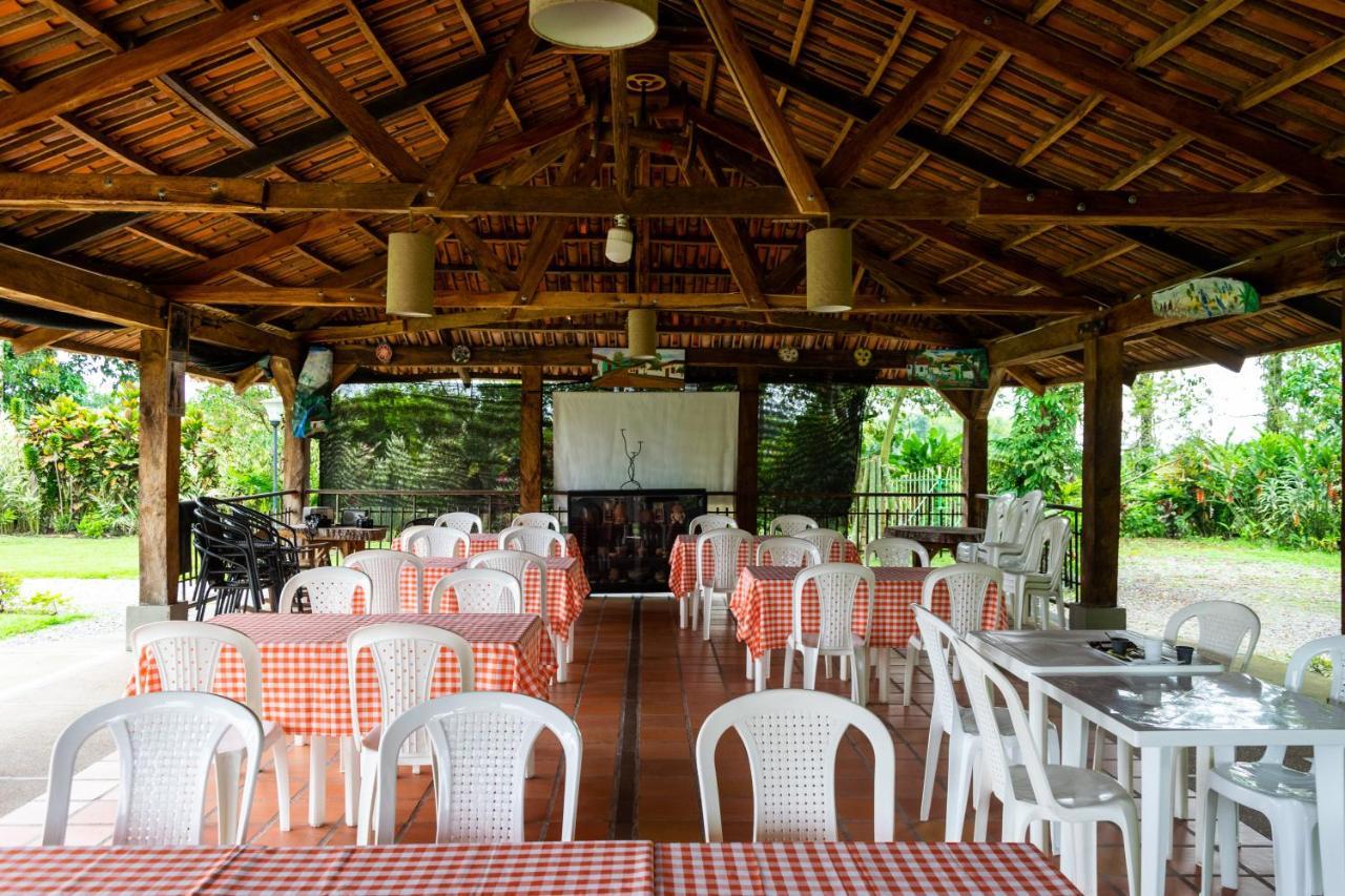 Edén Parque Del Café Hotel *